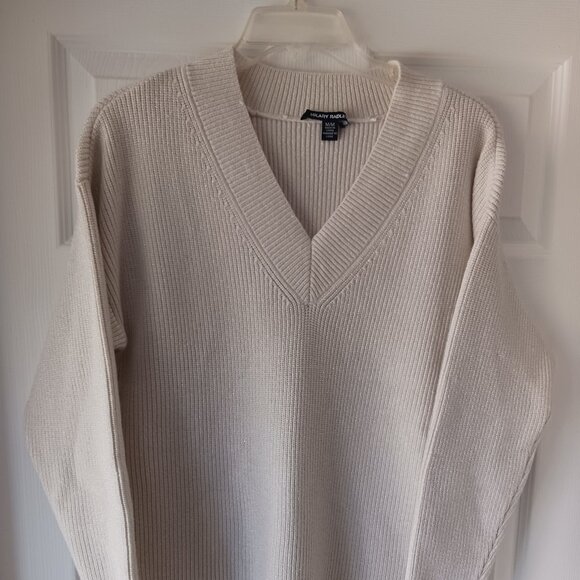 Hilary Radley Women's V-Neck Long Sleeve Sweater Size Medium Off White Metallic - Picture 1 of 11